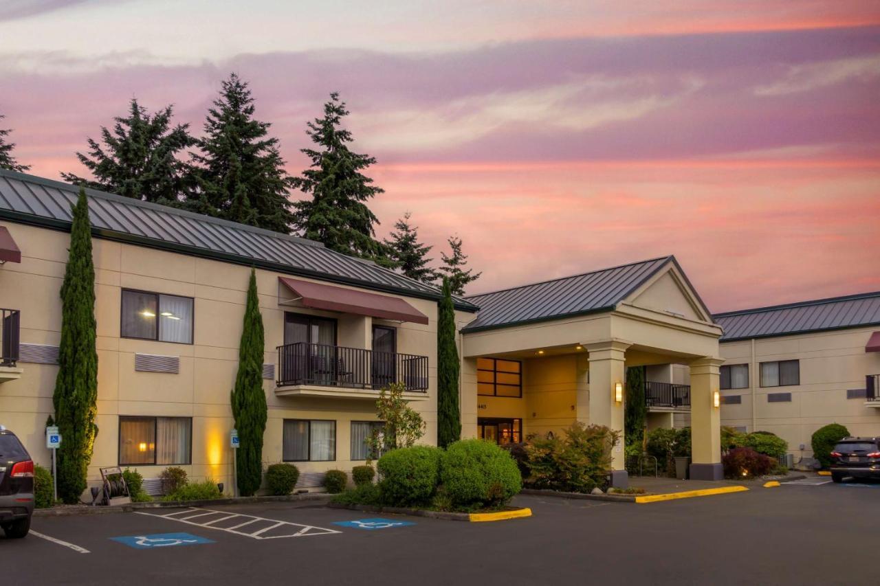 Best Western Plus Plaza By The Green Kent Dış mekan fotoğraf