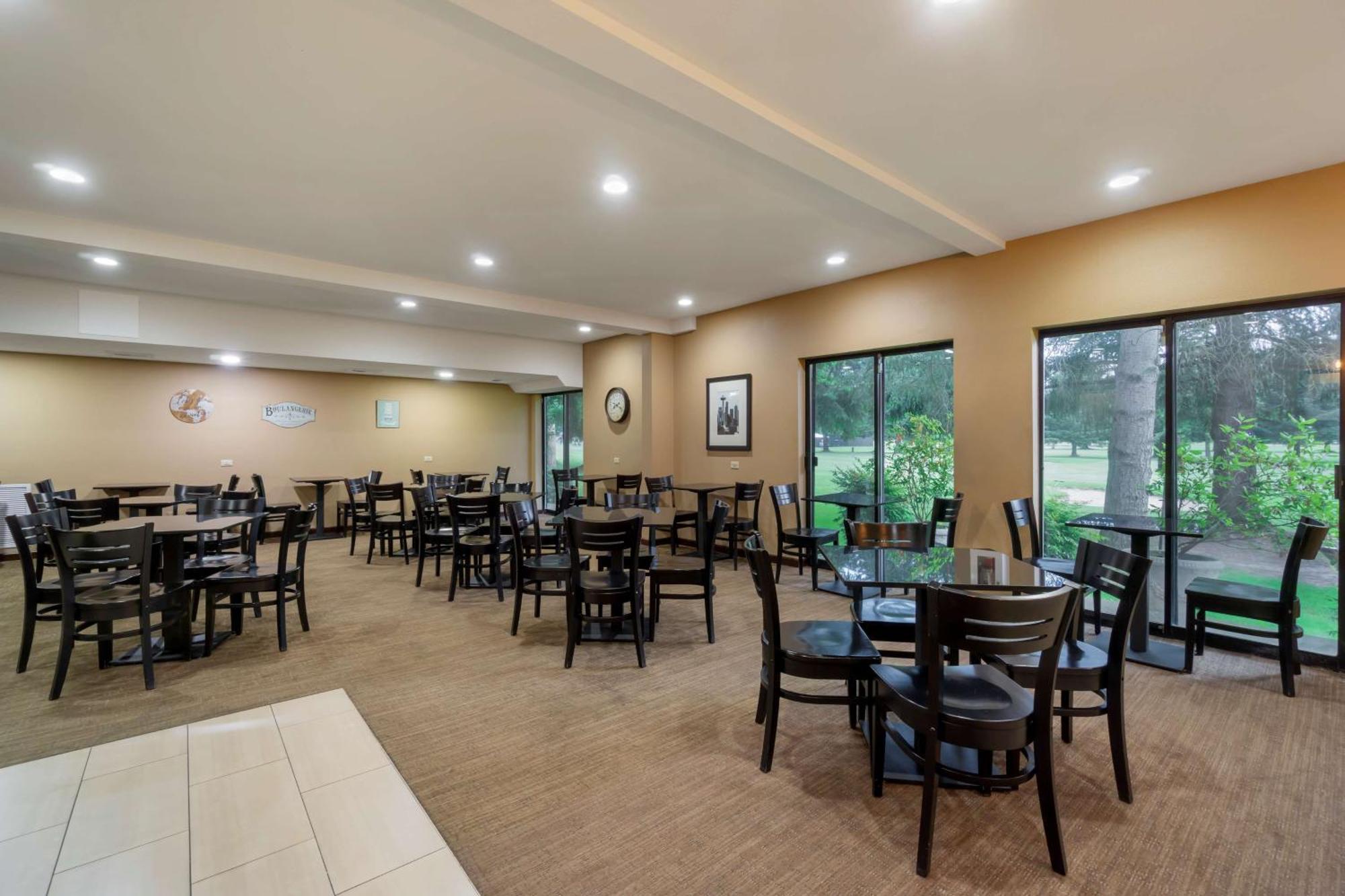 Best Western Plus Plaza By The Green Kent Dış mekan fotoğraf